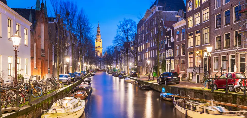 d4c58dd7-8540-42bb-9f5a-9f8cbb5c8fc4-amsterdam-netherlands-canals-2021-08-27-19-28-38-utc (1) (1).jpg